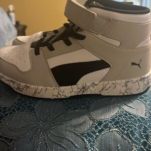 Brand new boys puma sneakers